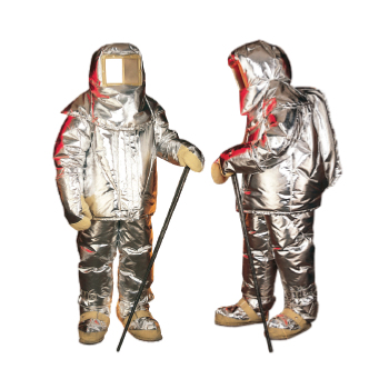 <p>
	KILN Entry Suit, complete, SCBA accommodations.</p>
